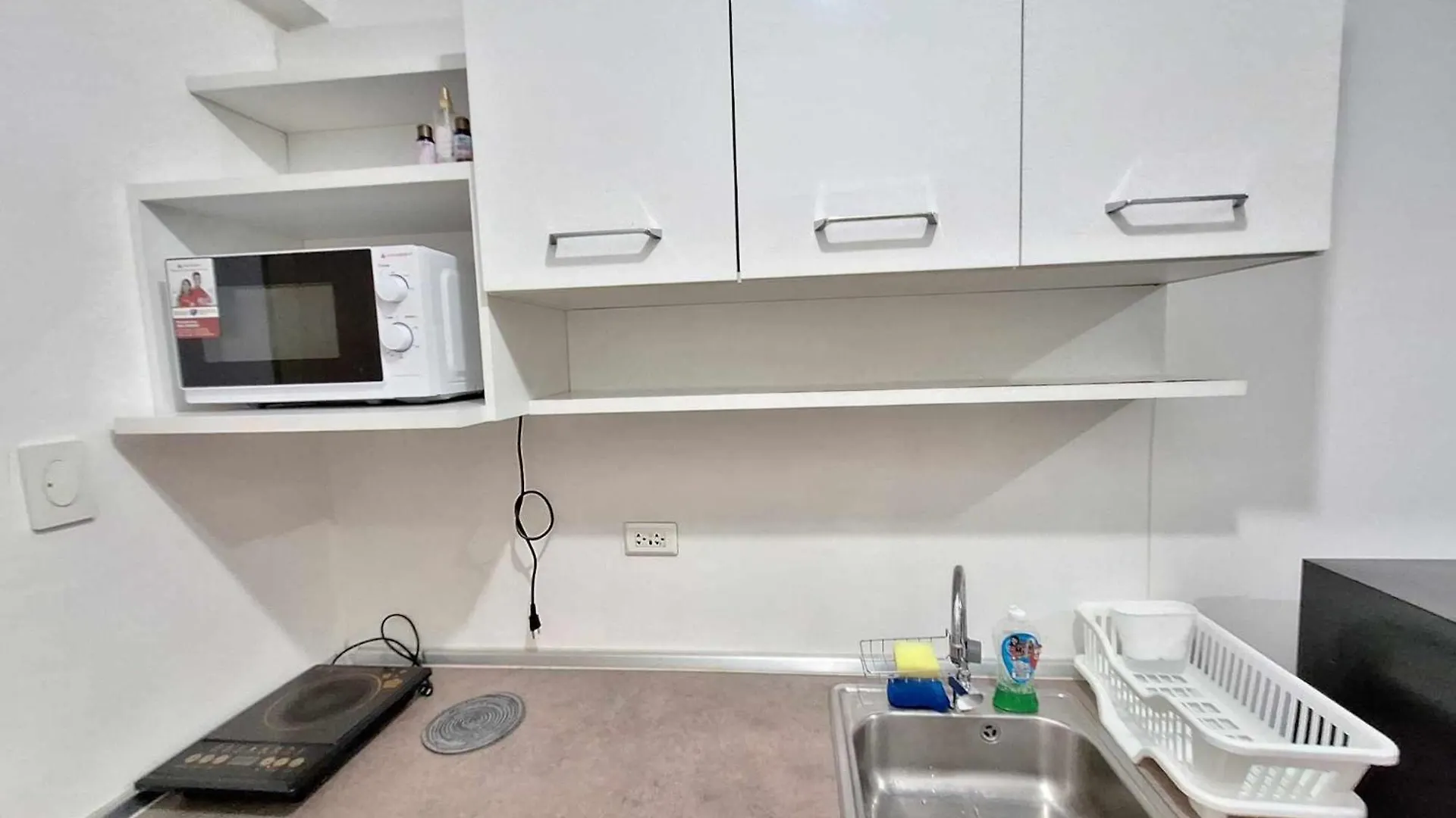 Comfy 1Br With Pool View And Wi-Fi In Grace Res Taguig City Manila