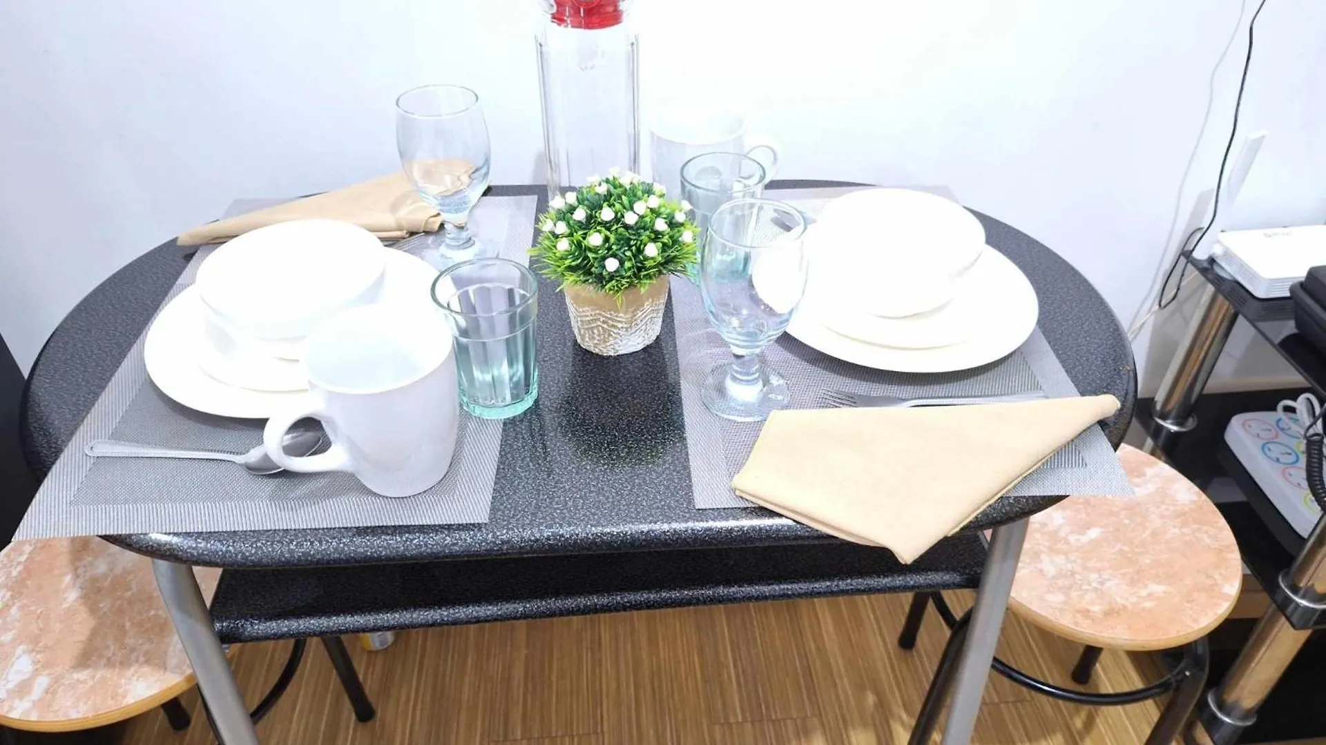 Comfy 1Br With Pool View And Wi-Fi In Grace Res Taguig City Manila